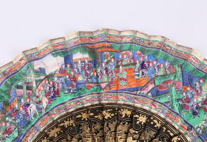 null CHINA - Canton Sixteen-strand paper
fan with gouache painted decoration of palace...