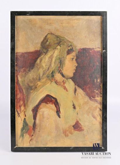 null ANTRY (XXème siècle)
Jeune fille à la coiffe
Huile sur toile
Signée au milieu...
