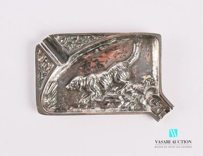 null Ashtray in silvery bronze representing a hunting dog in a turret of foliage.
Length...