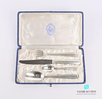 null A selfish cutlery set comprising a cutlery, a table knife and a teaspoon, the...