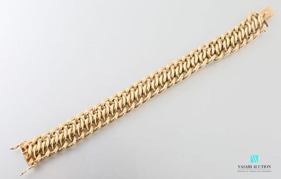 null Bracelet in yellow gold 750 thousandths with American mesh, ratchet clasp and...