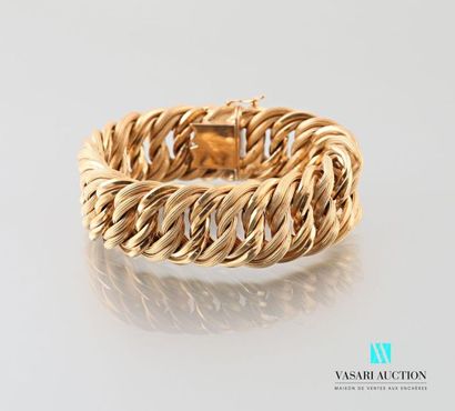  Yellow gold bracelet 750 thousandths, amatie chain link, ratchet clasp and safety...