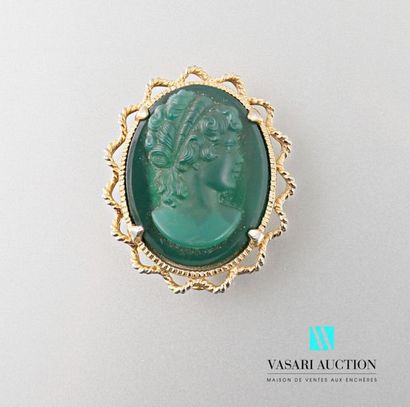 Gilded metal brooch decorated with a cameo...