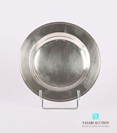 null Round silver-plated metal porridge plate, the rim is hemmed with fillets. 
Goldsmith...