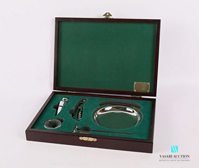 null Wine kit including a thermometer, a cork, a neck, a collar and a wine taster
In...