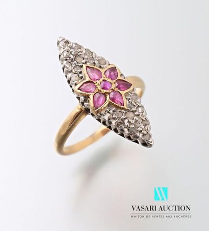 null Marquise ring in 750 thousandths gold paved with rose-cut diamonds and adorned...