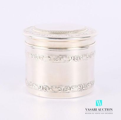 null Round silver-plated metal box resting on a flat bottom, the belly decorated...