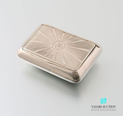 null Pill box made of silver-plated metal, rectangular in shape, the hinged lid has...