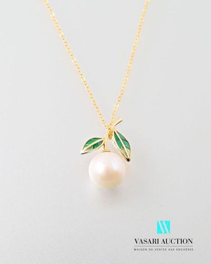 null Pendant and its chain in gold 750 thousandths decorated with a cultured pearl...