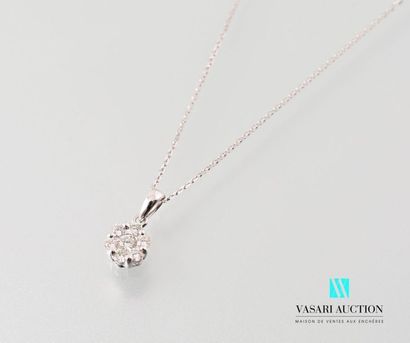 null Round shaped pendant and its forcat mesh chain in white gold 750 thousandths,...