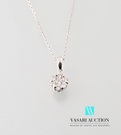 null Round shaped pendant and its forcat mesh chain in white gold 750 thousandths,...