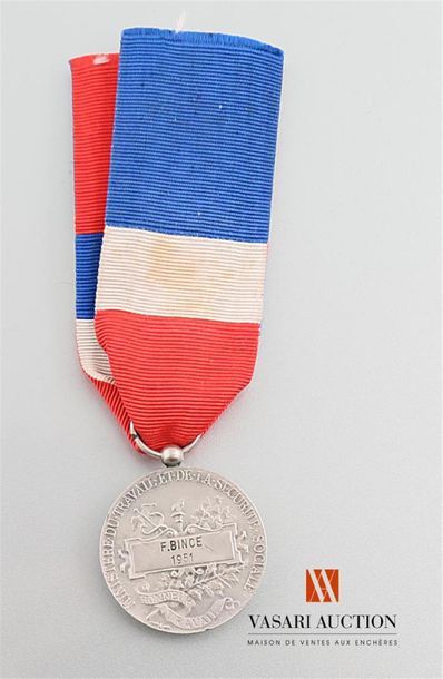 null France, Ministère du travail et de la sécurité sociale, 1951 - Médaille du travail,...