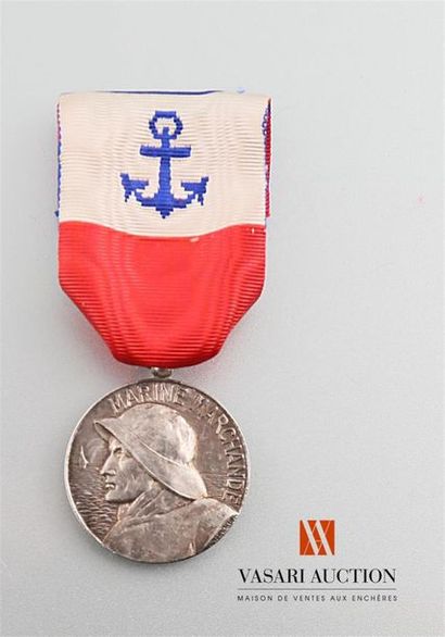 null Marine marchande, médaille d'honneur argent 27 mm, gravée par Eugène-Emile Lindauer,...