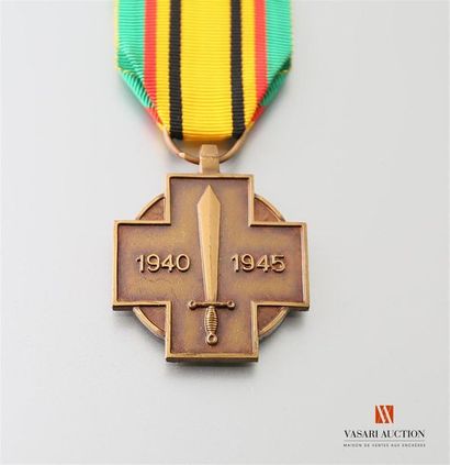 null Belgique - Médaille du combattant militaire de la guerre 1940-1945, TTB
