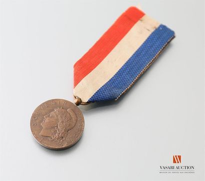 null Souvenir français - Médaille commémorative mérite dévouement, bronze, 27 mm,...