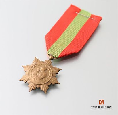 null Médaille de la famille française, premier modèle 1920-1985, gravée par Léon...
