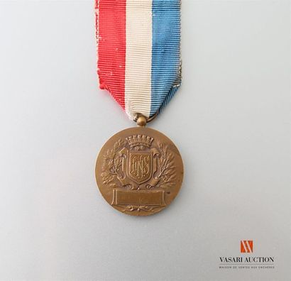 null Médaille d'honneur, courage et dévouement, bronze, 35 mm, gravée par S.Kinsburger,...