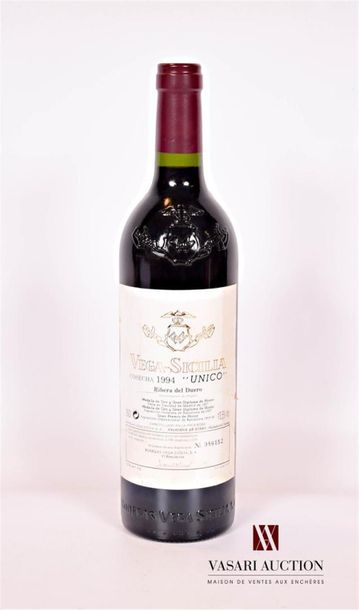 null 1 bouteille	VEGA SICILIA "Unico" Ribiera del Duero		1994
	Et. tachée (1 petite...