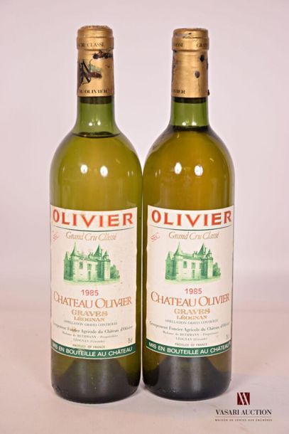 null 2 bouteilles	Château OLIVIER	Graves GCC blanc	1985
		Et.: 1 excellente, 1 un...