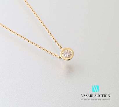 null Yellow gold chain 750 thousandths link retaining a yellow gold casting set with...