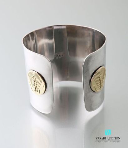 null Lalaounis, large open cuff bracelet in 925 sterling silver decorated with two...