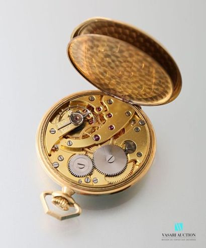 null Art Deco pocket watch in yellow gold, back with geometric guilloché decoration,...