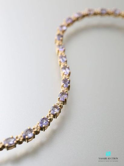null Bracelet line in vermeil and tanzanite Gross
weight : 7,20 g - Length : 17,5...