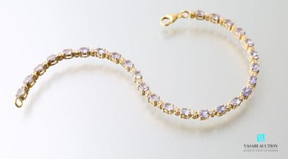 null Bracelet ligne en vermeil et tanzanite
Poids brut : 7,20 g - Long. : 17,5 c...