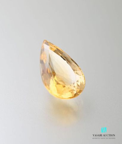null Citrine taille poire calibrant 21,8 carats environ