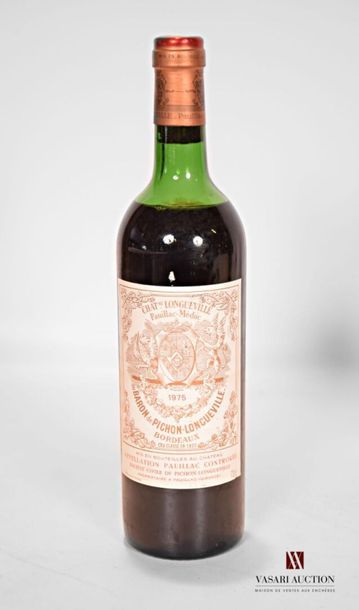 null 1 bouteille	Château PICHON LONGUEVILLE	Pauillac GCC	1975
	Et. excellente. N...