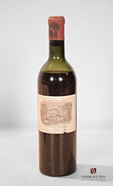 null 1 bouteille	Château LAFITE ROTHSCHILD	Pauillac 1er GCC	1962
	Et. à peine atchée...