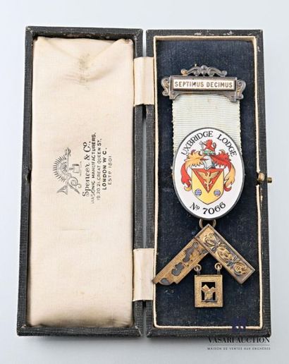 null MIDDLESEX - Uxbridge Lodge
Médaille en argent de la "Uxbridge Lodge n°7066"...