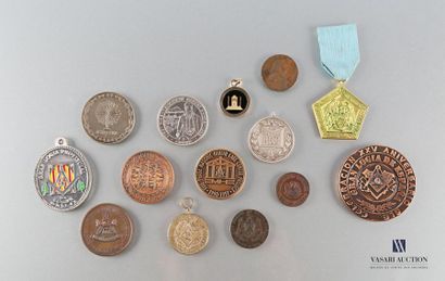 null [PAYS DIVERS]
Lot de neuf médailles en métal divers dont une médaille pour la...