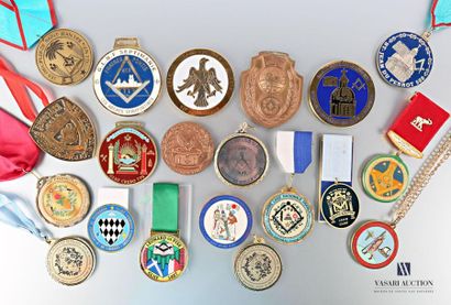null Ensemble de 20 médailles de la Grande Loge Nationale Française dont loge de...