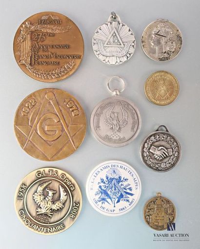 null Onze médailles de table dont une médaille 1922-1972 avec symbole maçonnique,...