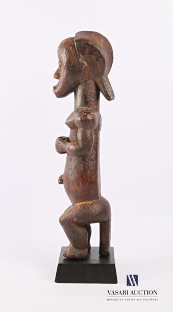 null FANG - GABON
Statue d'ancêtre, gardien de reliquaire en bois patiné et sculpté,...