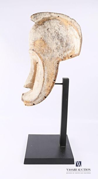 null FANG - GABON SEPTENTRIONAL
Masque de type "Ngil" en bois sculpté et patiné d'argile...