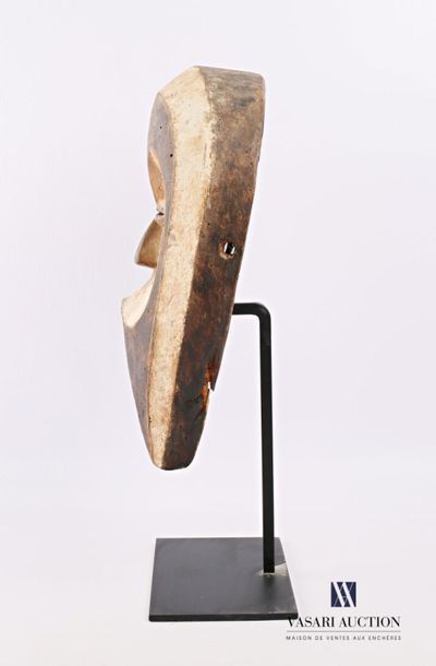 null NORD CONGO - KWELE
Masque Lune en bois polychrome sculpté 
Haut. : 34 cm (hors...