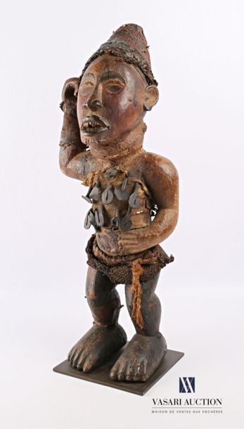 null CONGO
Fétiche à clous ou nkondi en bois sculpté clouté, tissu et cordages
(fentes)
Haut....