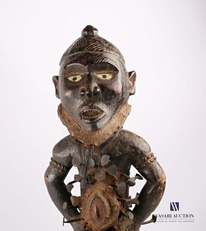 null CONGO
Fétiche à clous ou nkondi en bois sculpté polychrome clouté, os et poils,...