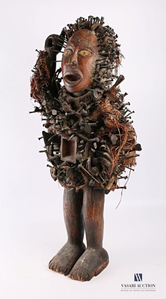null CONGO - NKISI
Fétiche à clous ou nkondi du groupe ethnique Kongo en bois sculpté...