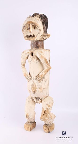 null GABON
Statue reliquaire Mbede en bois patiné recouverte de pigments, le dos...