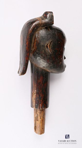 null FANG - GABON
Tête d'ancêtre à long cou en bois sculpté et patiné
(petites usures...