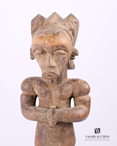 null FANG - GABON
Gardien de reliquaire Byeri en bois sculpté figurant un homme musclé...