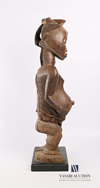 null BAOULE - COTE D'IVOIRE
Statuette en bois sculpté, la taille enserré d'une ceinture...