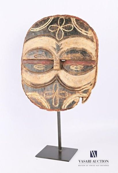 null TEKE - REPUBLIQUE DU CONGO
Masque de visage Kidumu en bois sculpté polychrome...