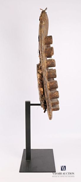 null COTE D'IVOIRE - GREBO
Masque en bois sculpté polychrome à double rangée verticale...
