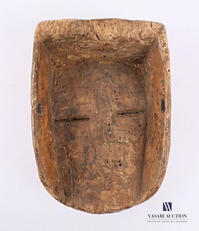 null GABON
Masque anthropomorphe en bois sculpté polychrome 
Haut. : 28 cm 
Note...