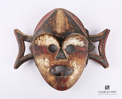 null NIGERIA - IBO
Masque en bois sculpté polychrome 
Haut. : 28 cm
Note : Le substantif...