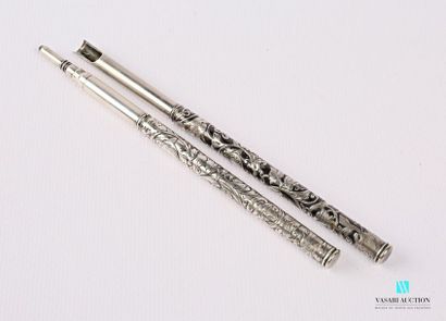 null Silver nib and pencil holder, the handle nielloed ornamented with foliage scrolls...